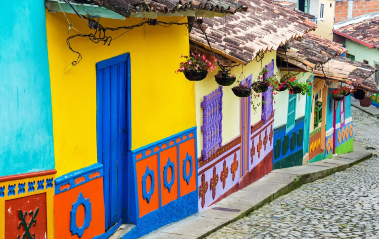 Served a Protection Order in Colombia? What the Notice Means